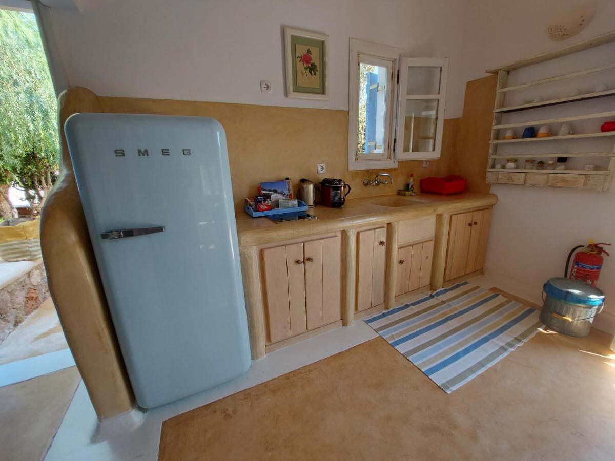 Simos Suites Elafonissos Bagian luar foto