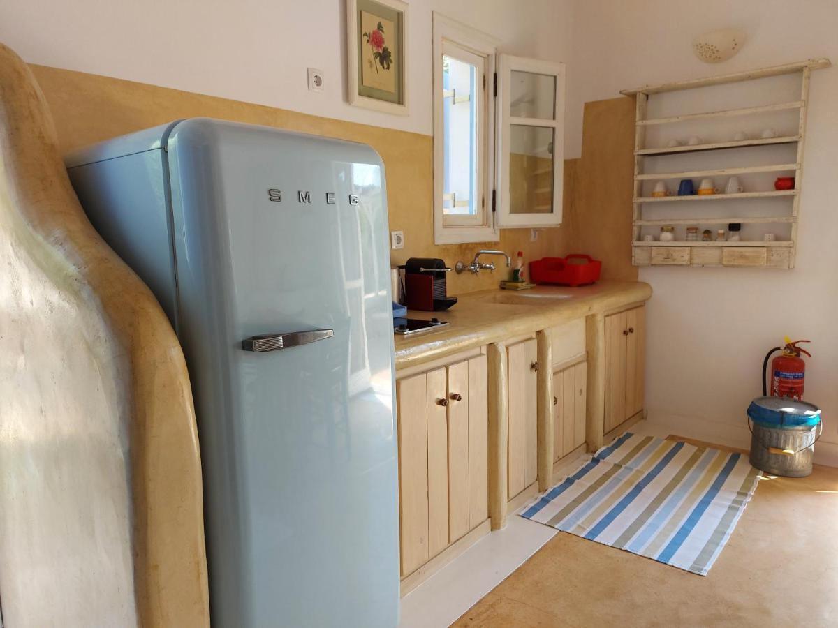 Simos Suites Elafonissos Bagian luar foto