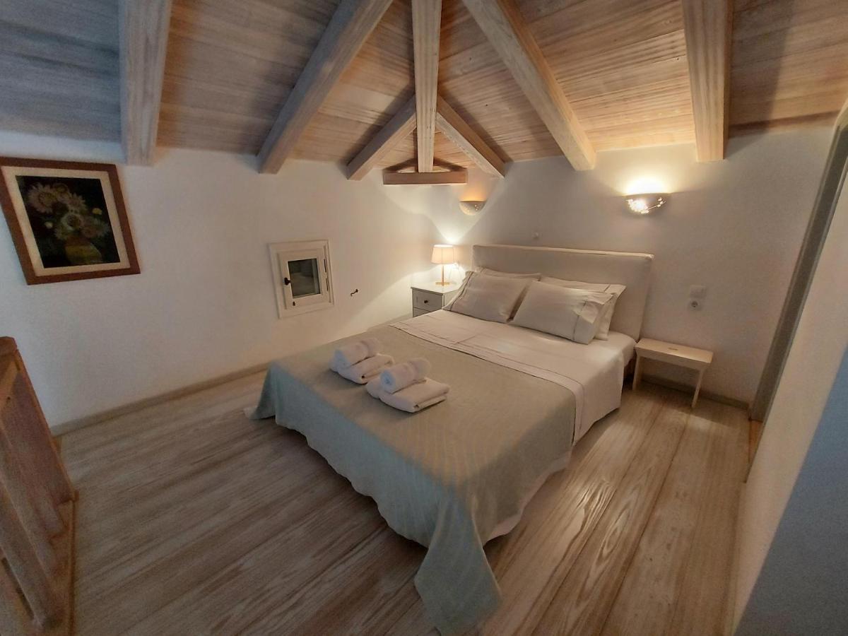 Simos Suites Elafonissos Bagian luar foto