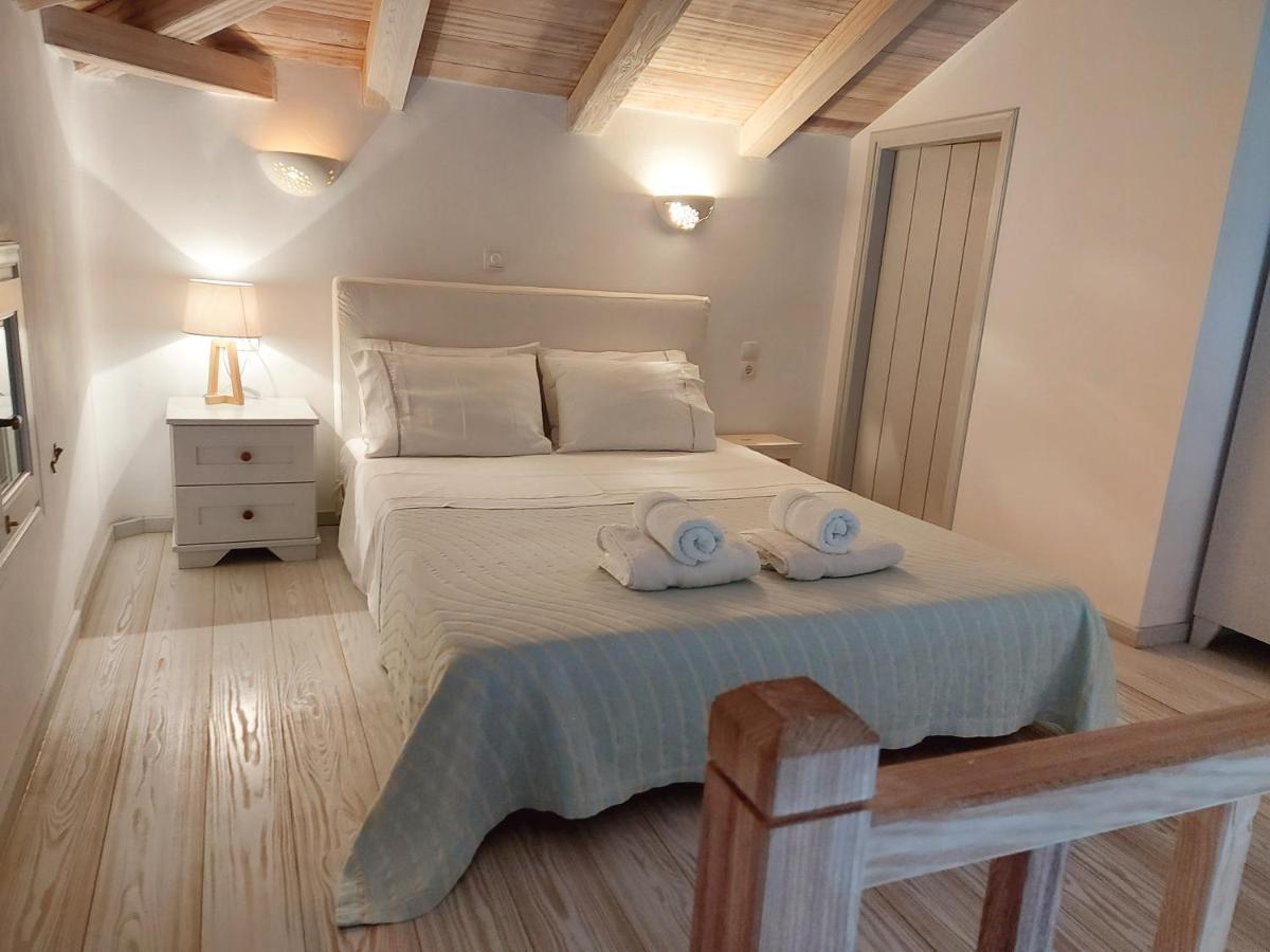 Simos Suites Elafonissos Bagian luar foto