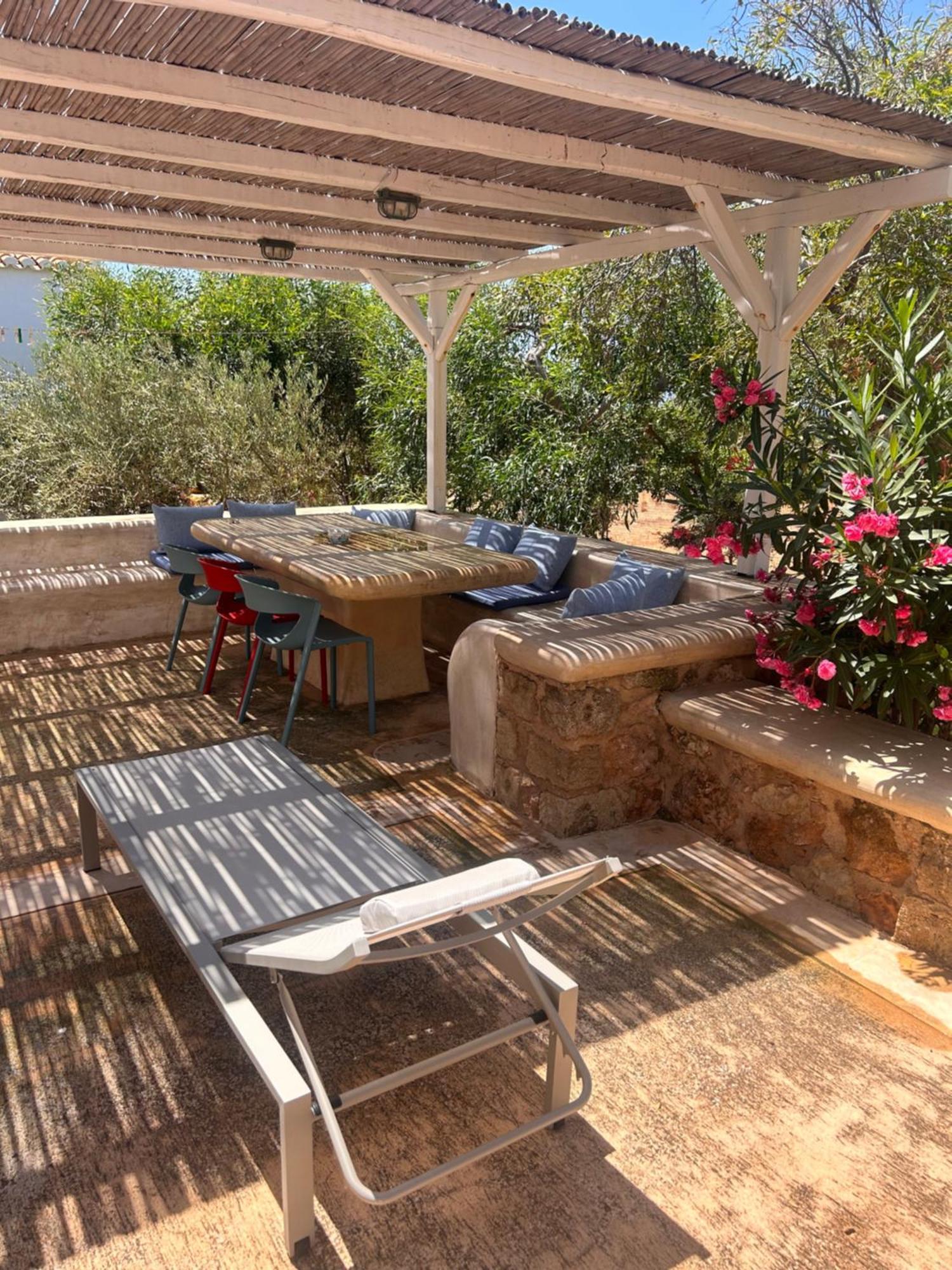 Simos Suites Elafonissos Bagian luar foto